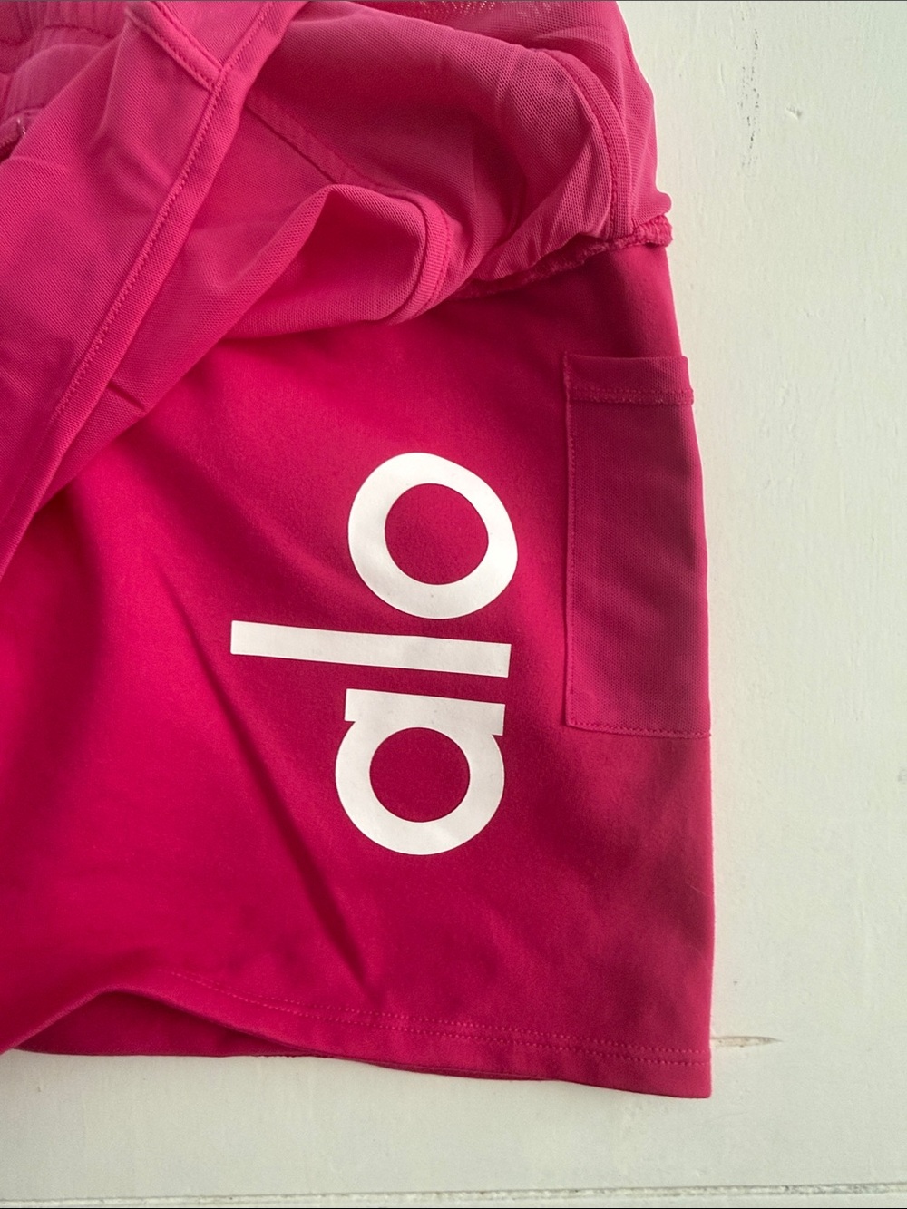 ALO Yoga mesh shorts - hot pink - Picture 3 of 4